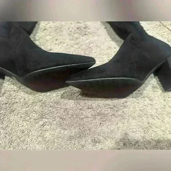 Knee-high boots - Picture 2 of 3